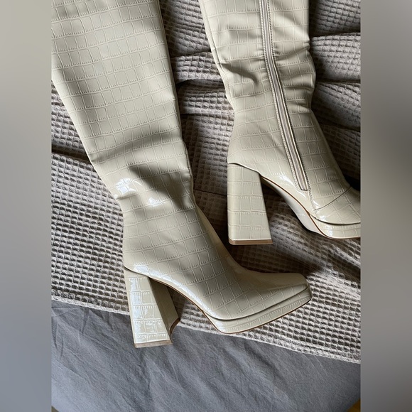 Princess Polly Boots - Picture 3 of 3